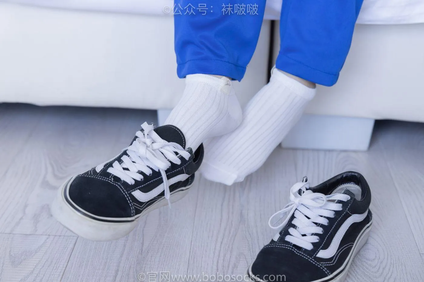 [BoBoSocks袜啵啵]NO.039 小奶熊-校服、vans帆布鞋、短白棉袜、裸足 [154P]插图7